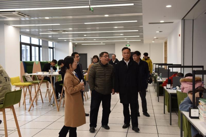 圖3 參觀信息共享空間 